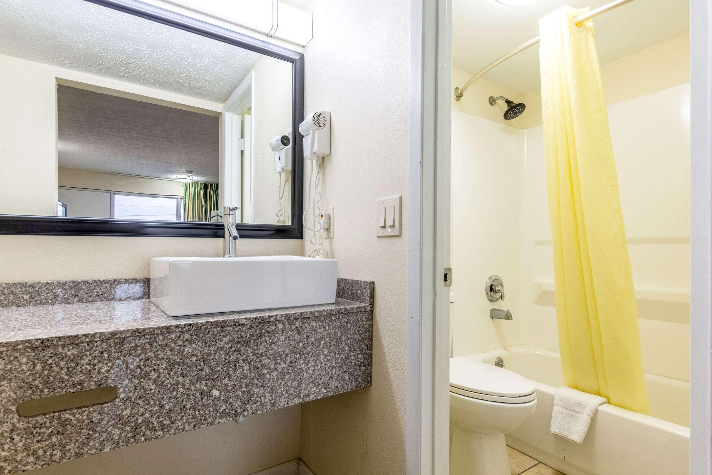 Red Roof Inn Walton - Richwood Dış mekan fotoğraf