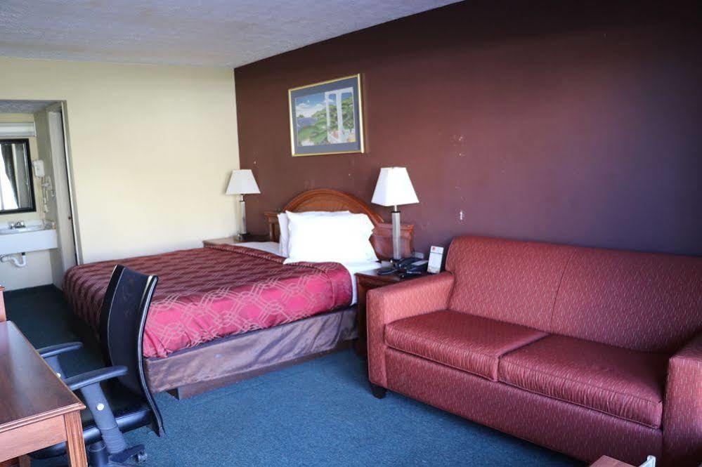 Red Roof Inn Walton - Richwood Dış mekan fotoğraf